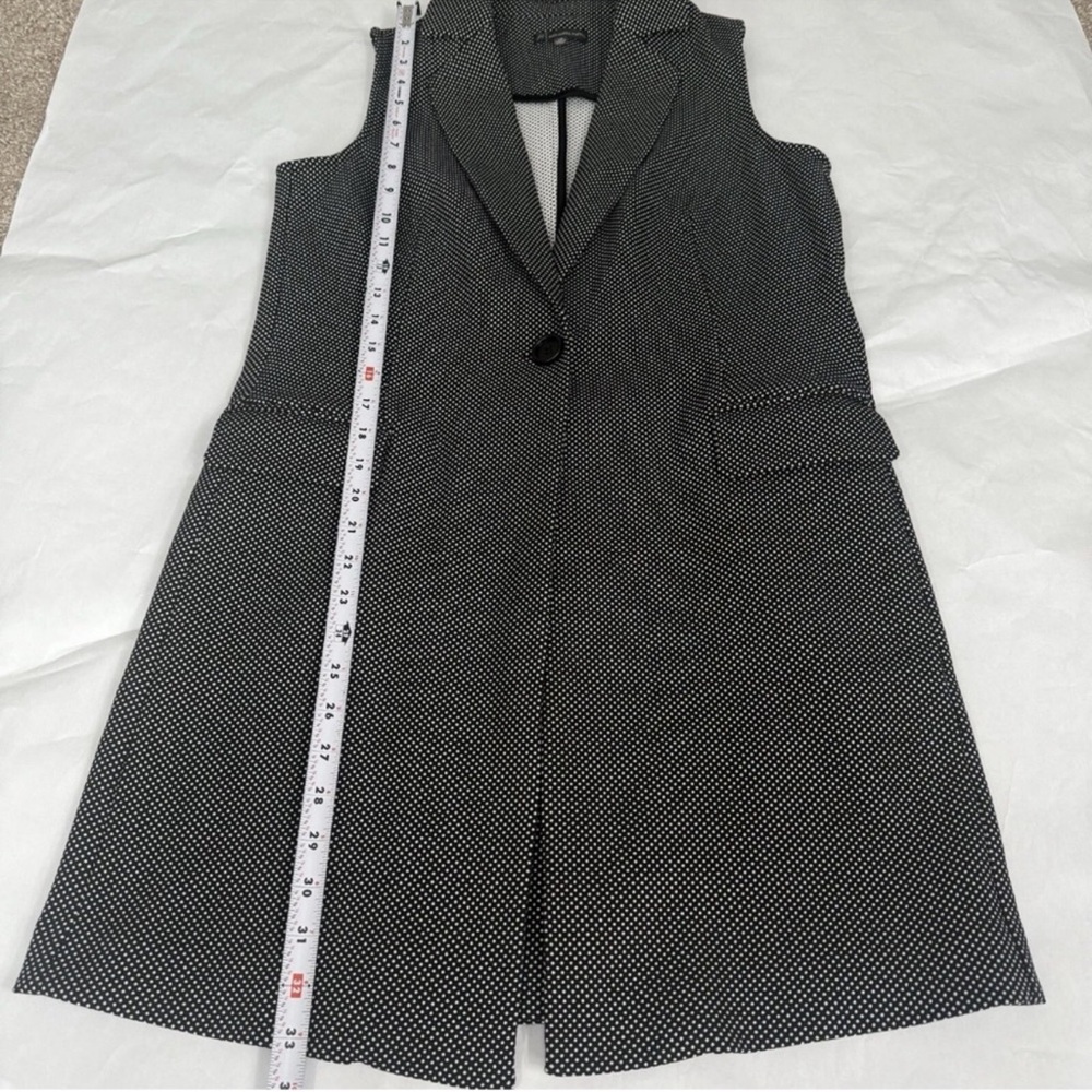 Adrianna Papell Black and White Sleeveless Jacket